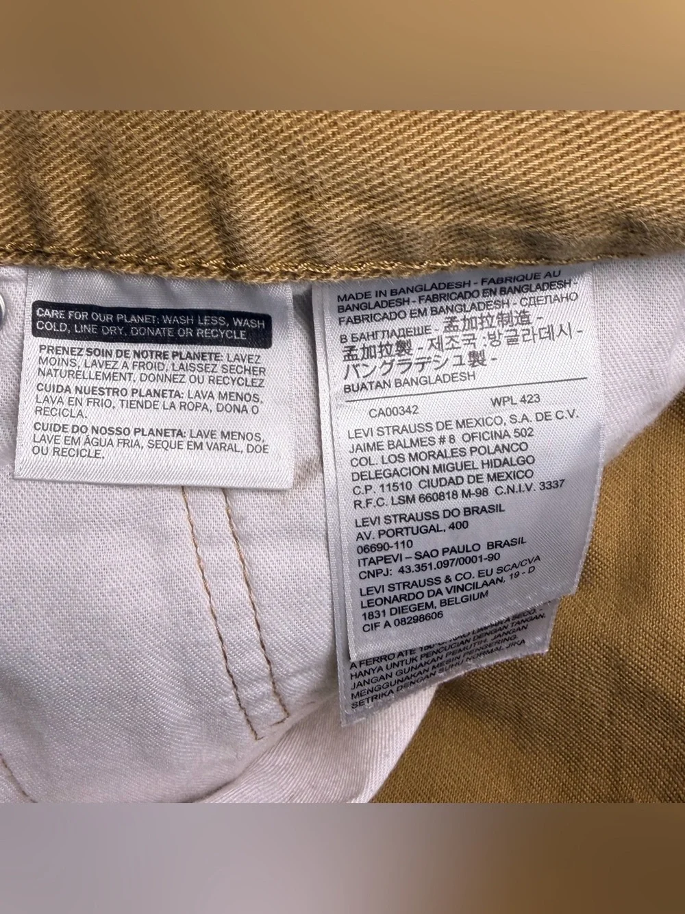 Levis durable tan